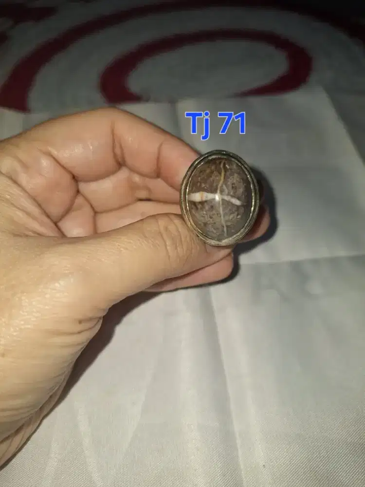 Batu cincin tapak jalak 
Hitam garis perak 
Tj 71 Ring perak alpaca