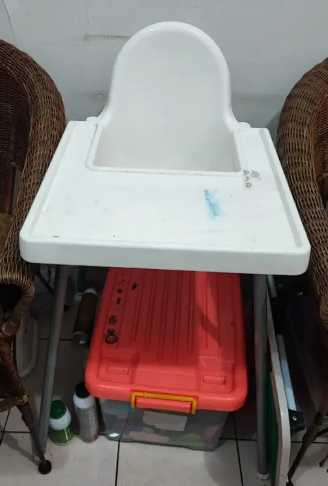 Kursi makan bayi. Baby chair