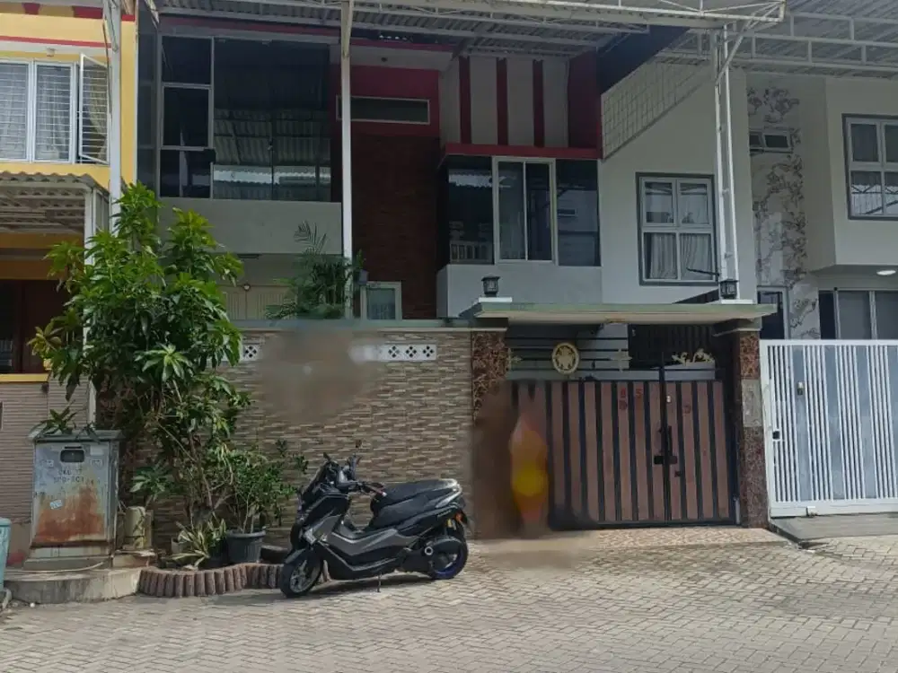 DIJUAL RUMAH MINIMALIS 3 LANTAI HADAP BARAT LAUT JARANG ADA DI CITY RESORT CENGKARENG