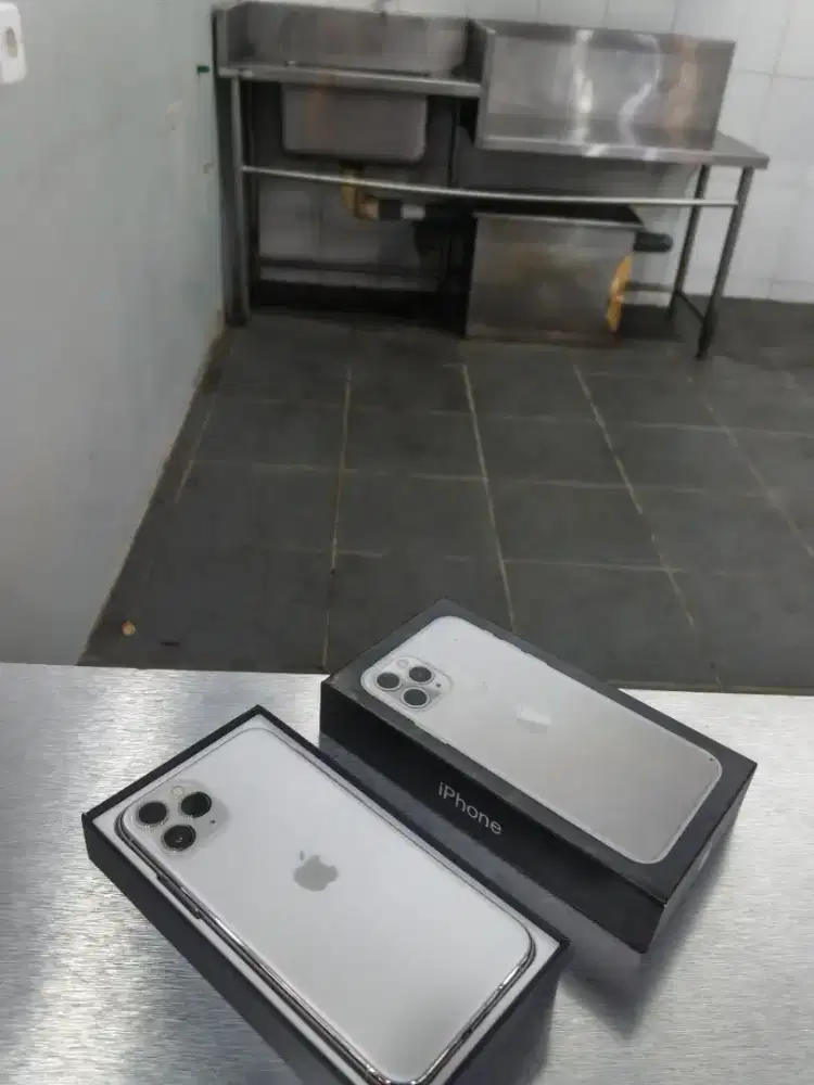 Iphone 11 pro 256gb istilah mulus