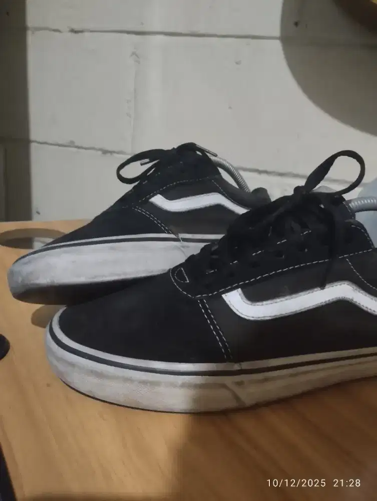 Sepatu Vans — HSC 2025