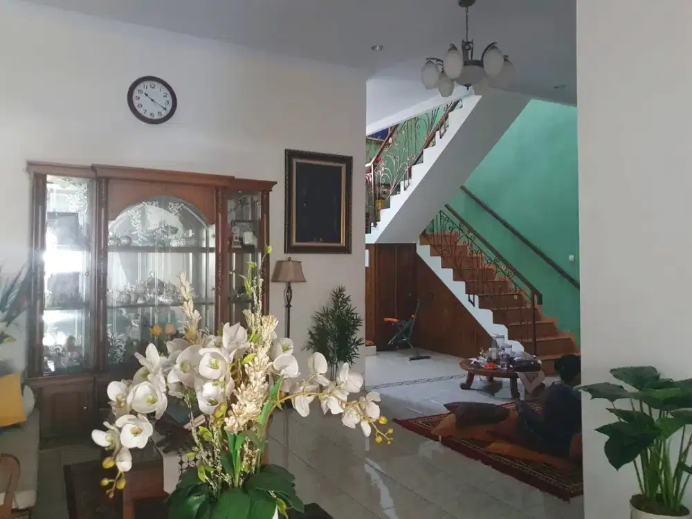 Jual rumah 2 lantai di Jl.Niin, Dekat tol Beji Depok