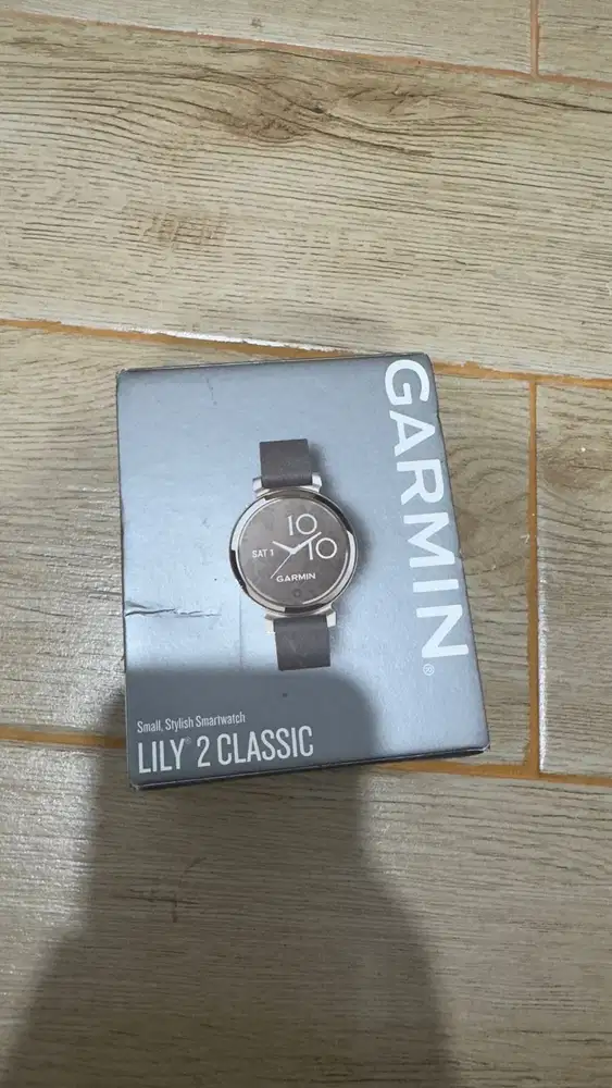 Garmin Lily Classic 2 – Cream Gold with Coffee Fabric Band