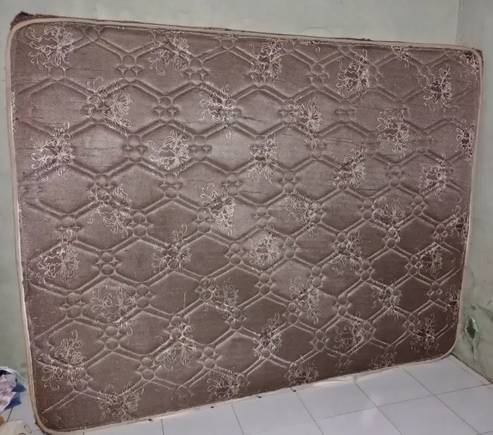 Kasur Spring Bed Bekas Finiland Galaxy Uk 200 cm x 160 cm x 20 cm.