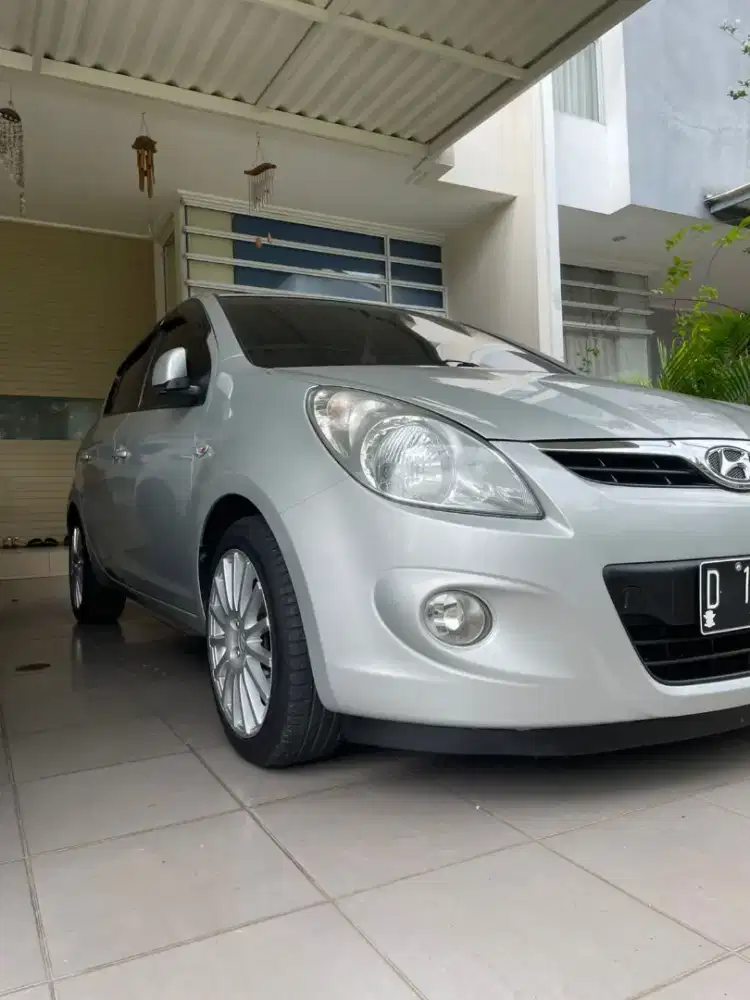 Hyundai i20 tahun type sg sunroof MT 2011 tangan pertama
