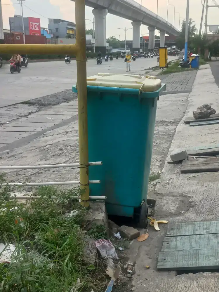 TEMPAT SAMPAH BESAR-HSC2025