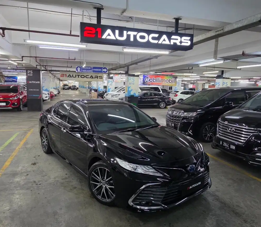 Toyota Camry Hybrid 2.5 L 2021 AT