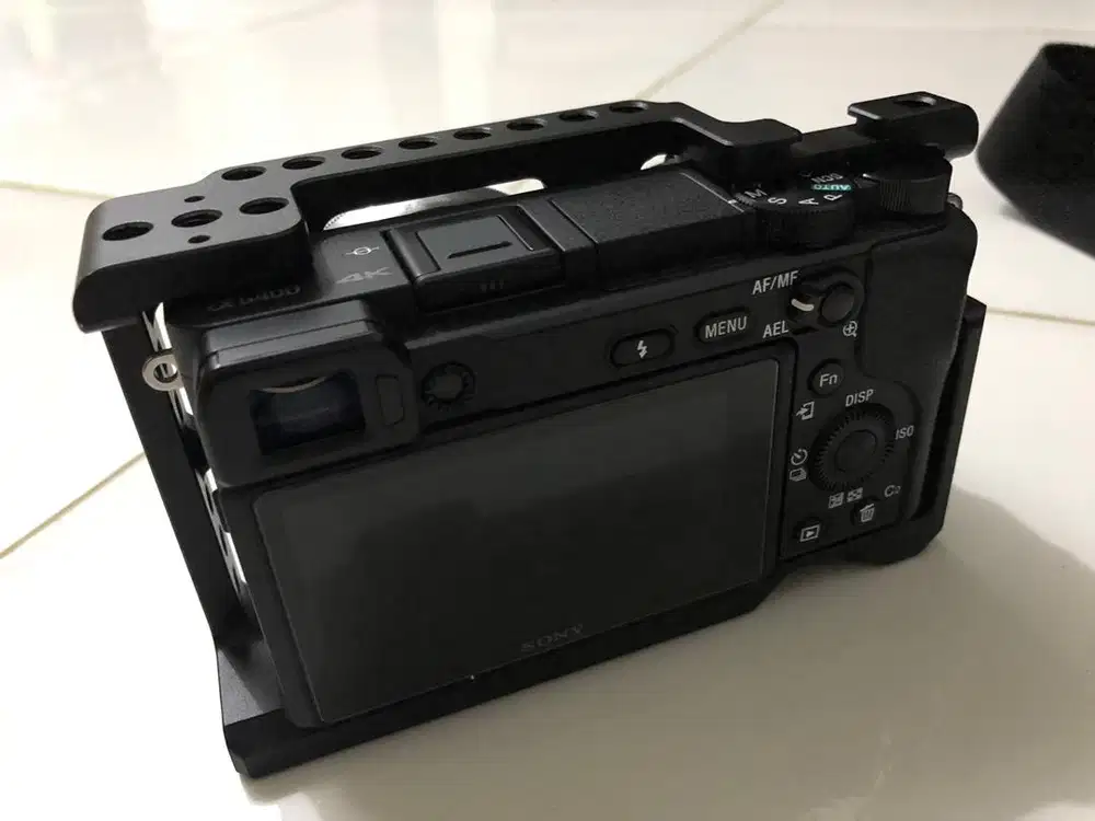 Sony A6400 Body Only + Rig