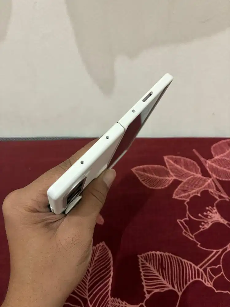 Samsung z fold 6 like new