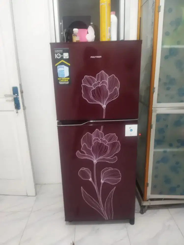 Jual kulkas polytron 2 pintu , lengkap kotak dan garansi