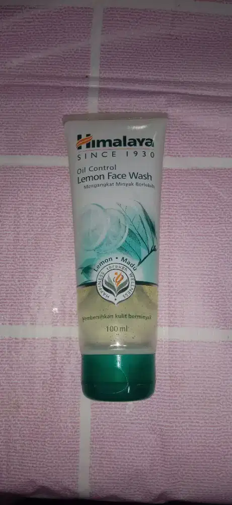 facial wash himalaya oil control