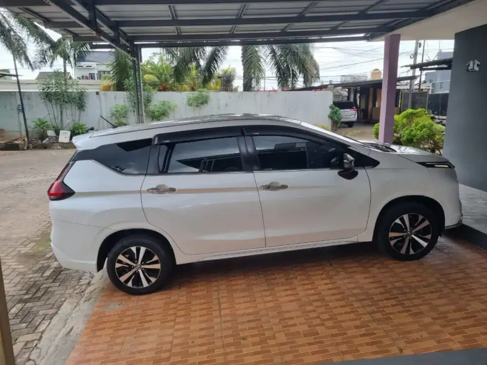 Nissan Livina VL ex dokter, putih full ori