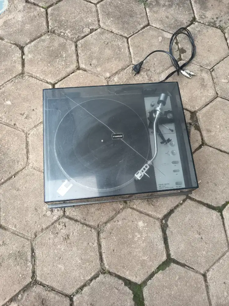 Pemutar piringan hitam Fisher MT 6225