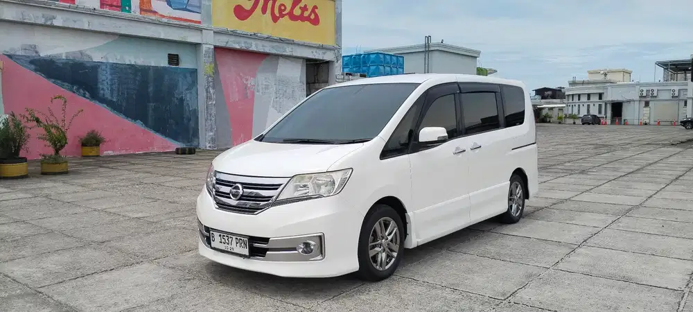 Nissan Serena hws autech panoramic 2.0 matic promo TDP 10% 2014