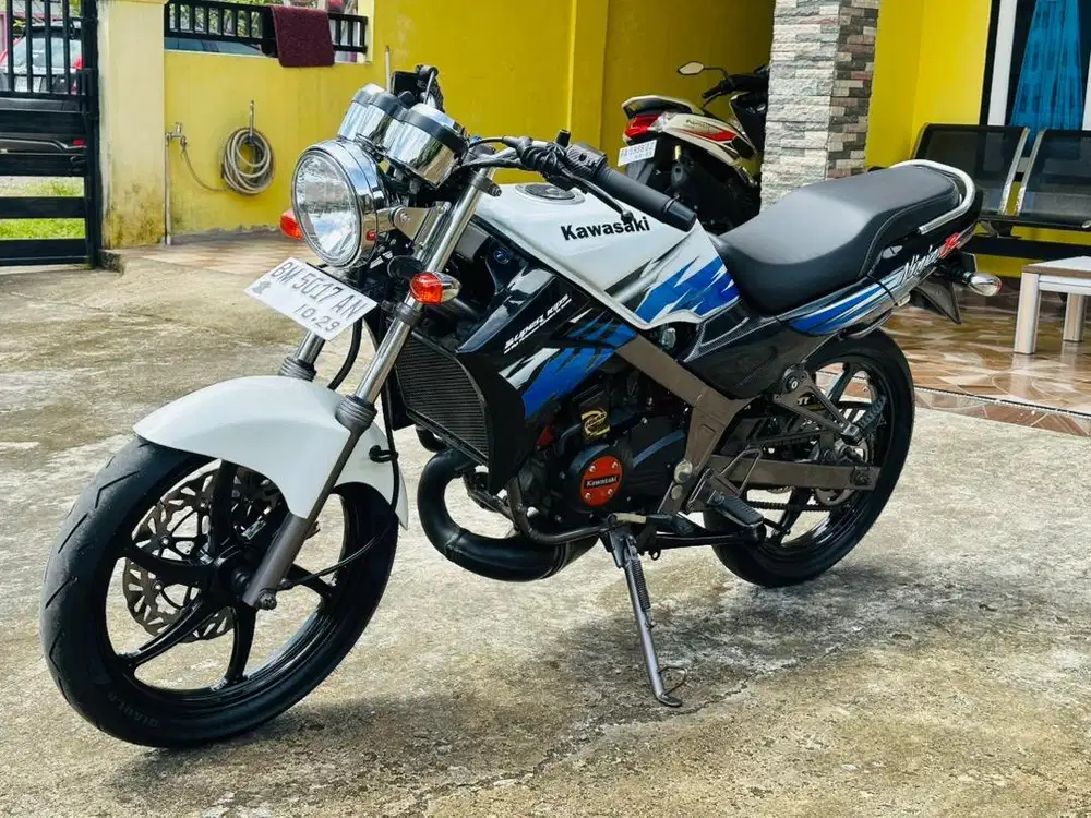 Kawasaki Ninja R up SS 2012