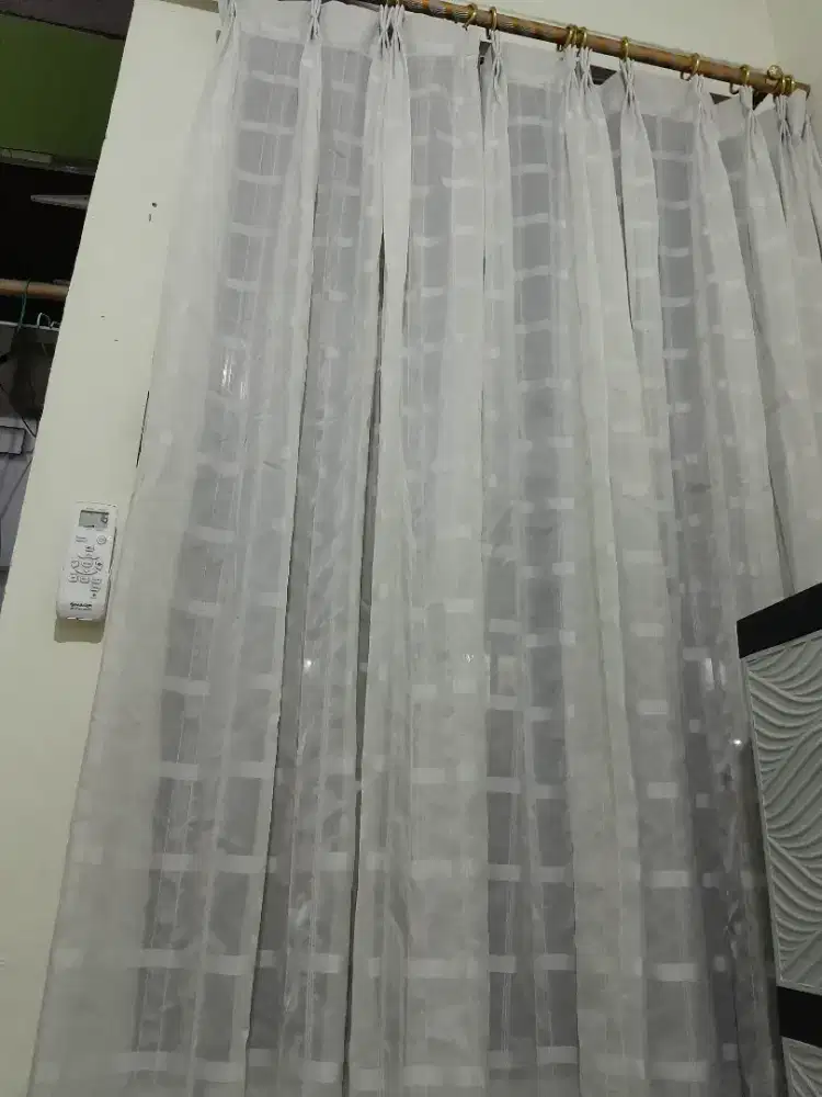 Gorden Tipis Motif Kotak – Warna Putih/Transparan