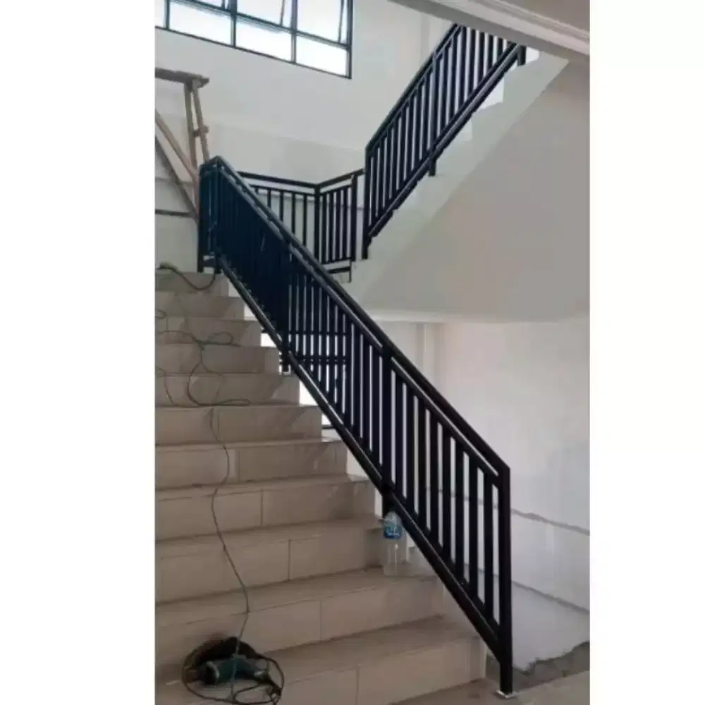 Relling tangga minimalis