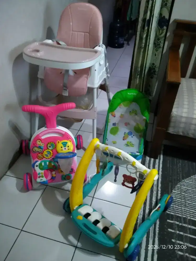 Baby chair dan mainan baby