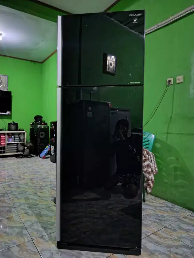 Kulkas 2 pintu SHARP JUMBO