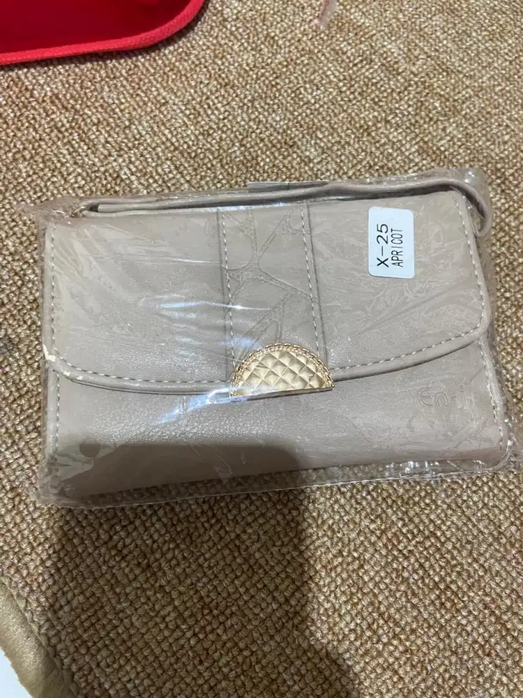 DOMPET WANITA LIPAT 1MURAH MERK EN-JI WARNA CREAM