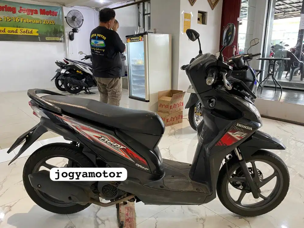 (B) honda beat Fi tahun 2014