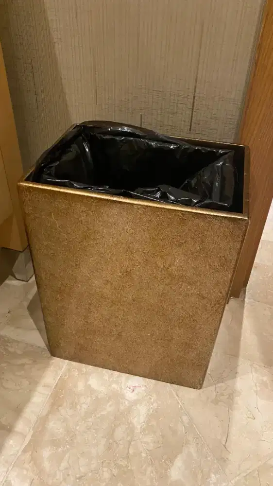 Tong sampah kamar - HSC 2025