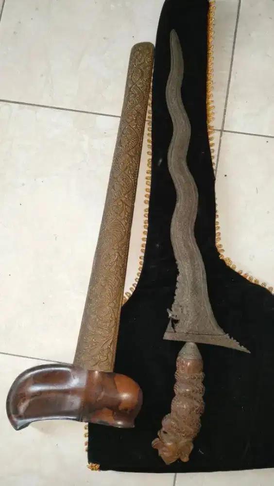 Keris naga luk 7 sepuh peninggalan