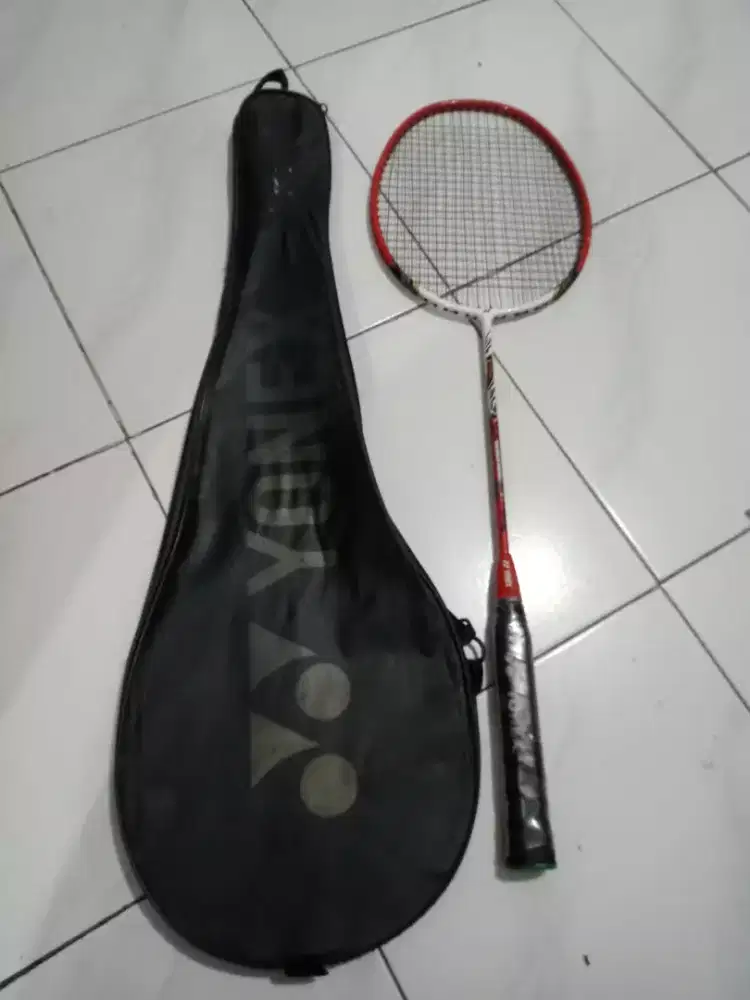 Raket Bulutangkis Yonex