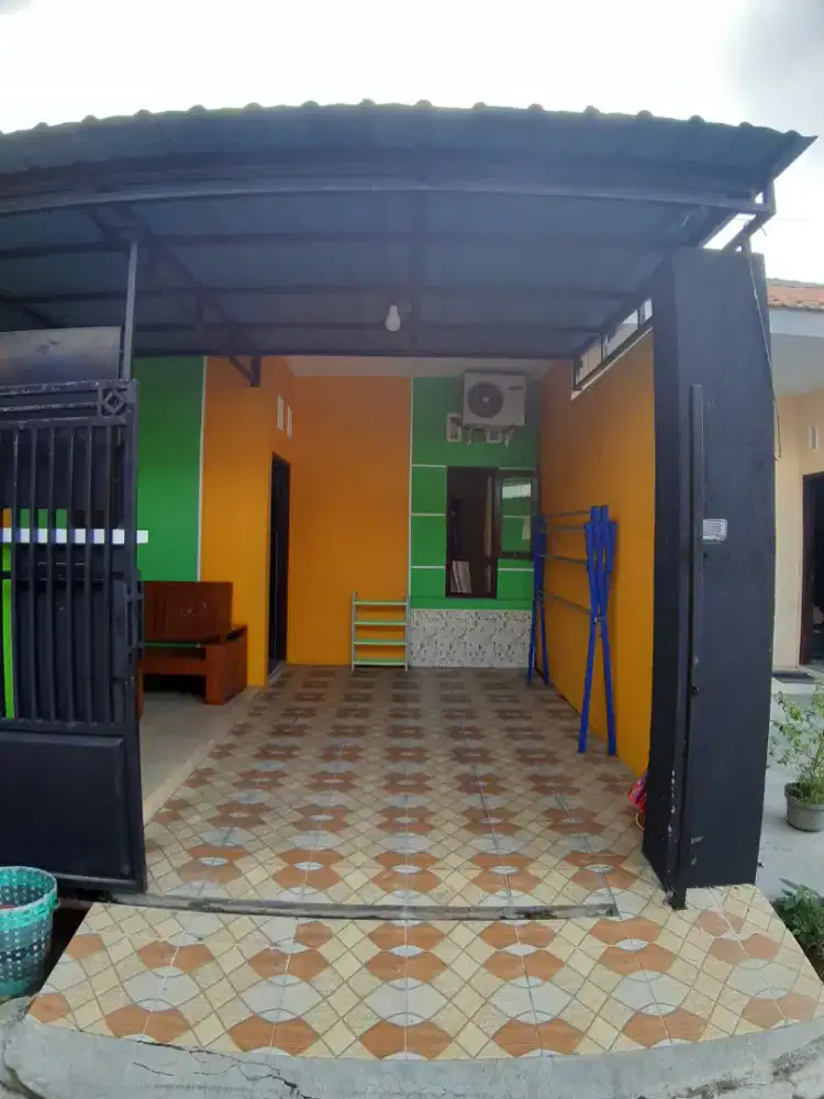 DISEWAKAN RUMAH BESERTA ISINYA