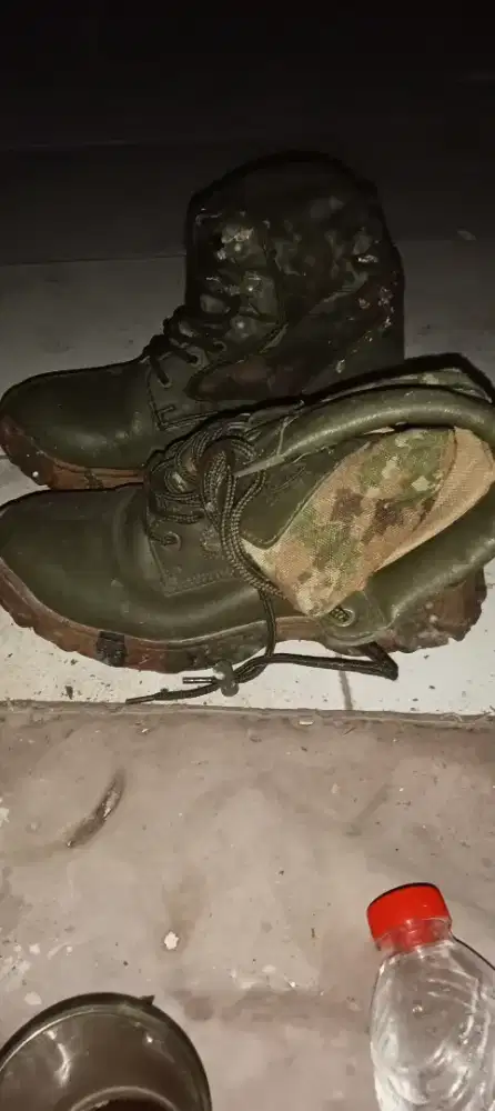 Sepatu tentara size 40