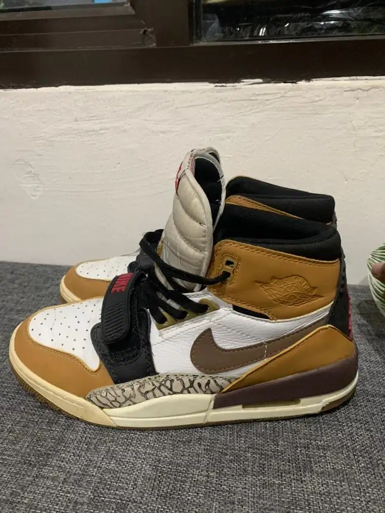 Air Jordan Legacy 312 Size 43