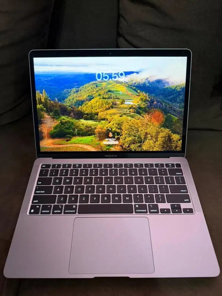 Macbook air 13inch M1 2020