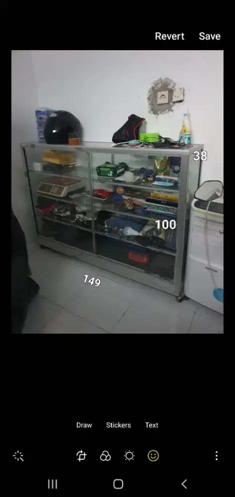 Etalase bekas 1,5 meter panjangnya