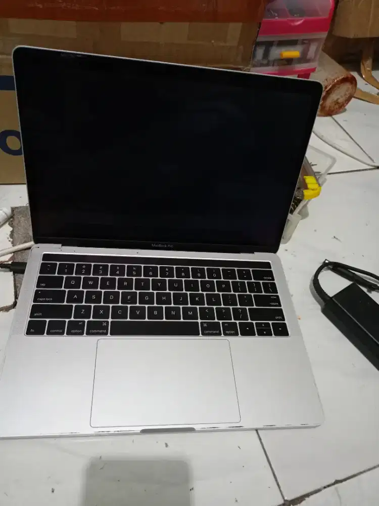 macbook pro touchbar minus