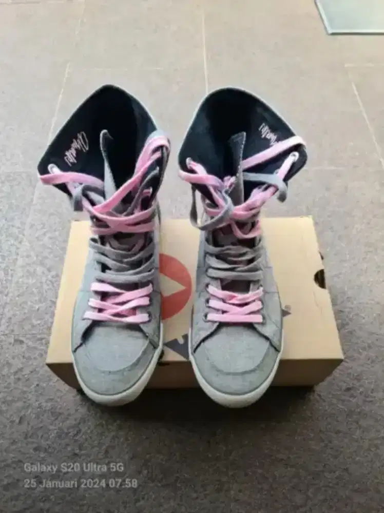 Dijual Cepat Sepatu Anak Cewek