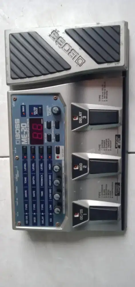 Efek gitar langkah BOSS ME 20