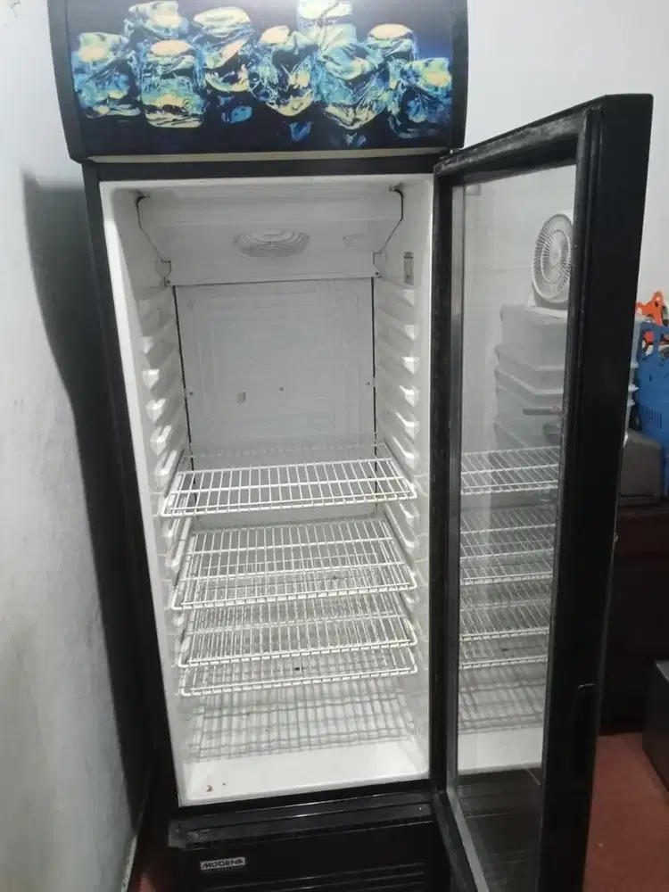 Jual Showcase Cooler  Modena 4 Rak - Good Condition
