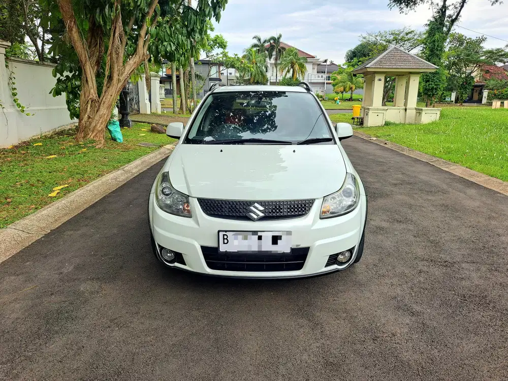 Jual Cash Suzuki SX4 2012 Bensin SX 4 X OVER Putih Automatic