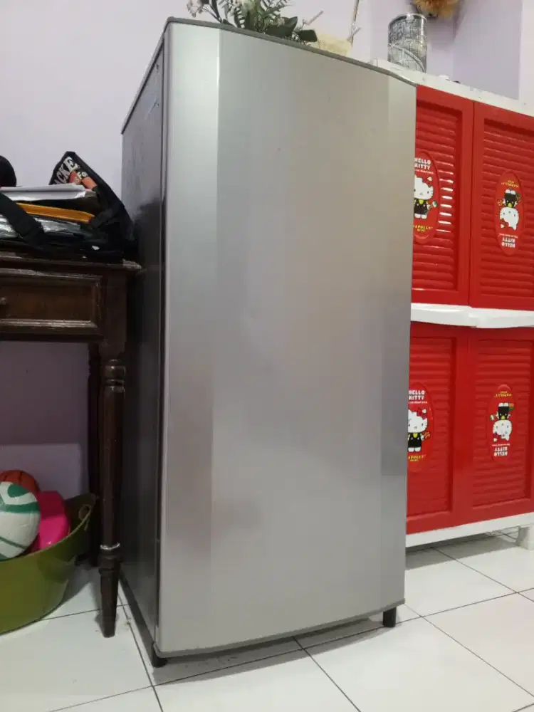 Dijual cepat mau pindah kulkas LG 1 pintu type GN-V191SL