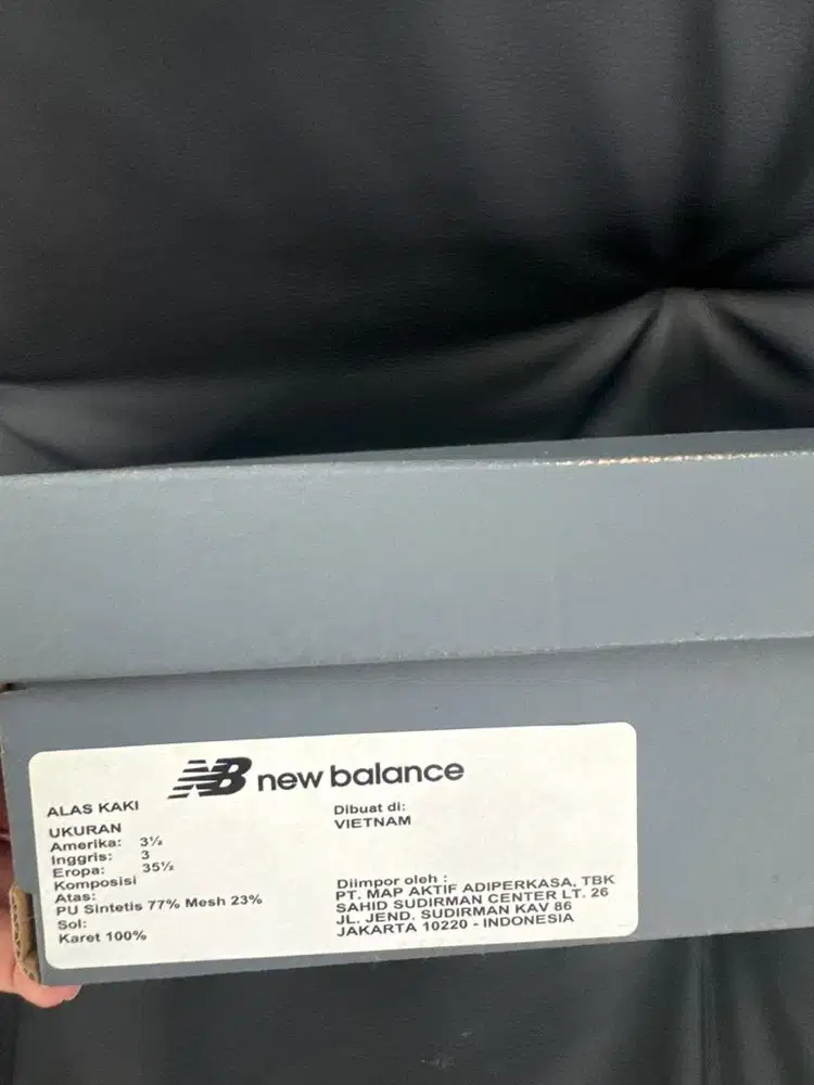 Sepatu anak new balance kondisi NEW