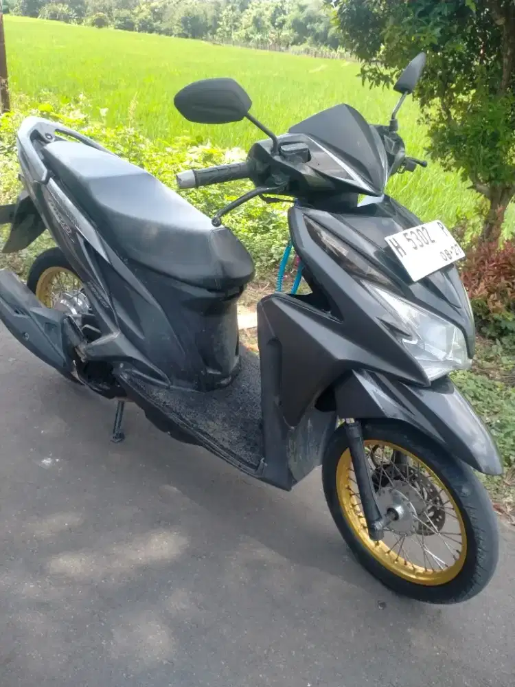 Vario 125 th 2012 ex cewek siap pakai komplit on