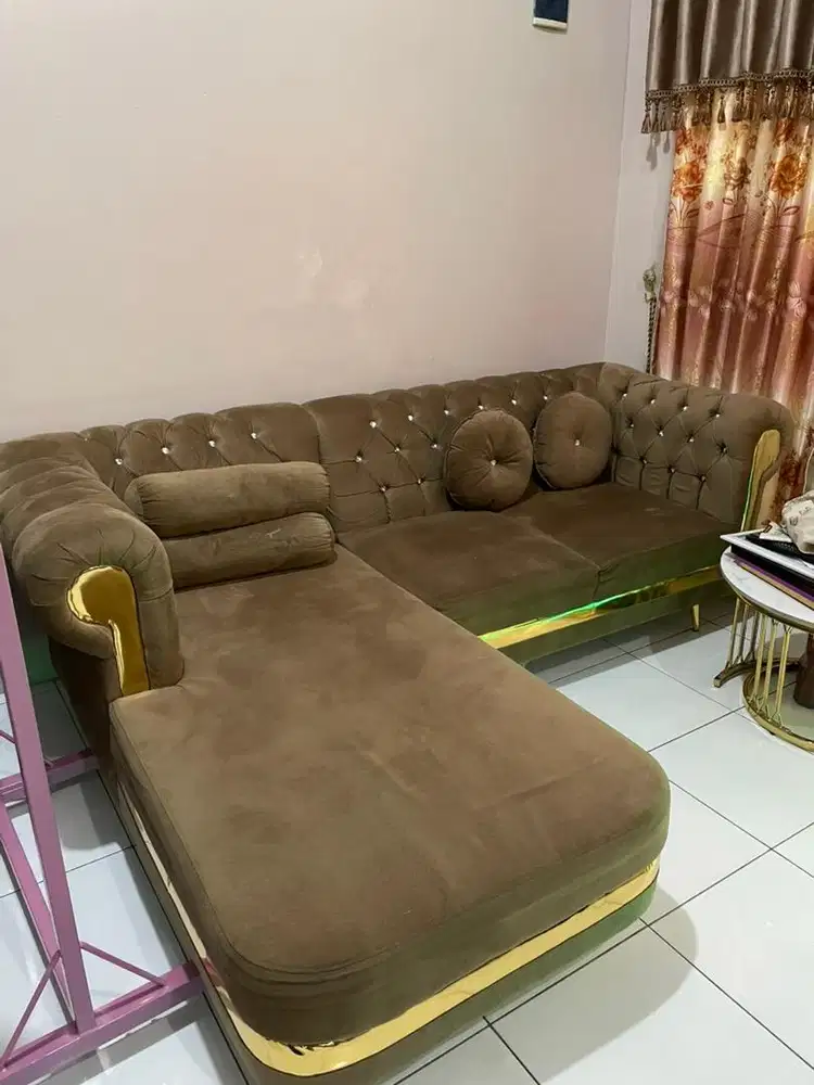 Sofa leter L minimalis pemakaian 4 bulan