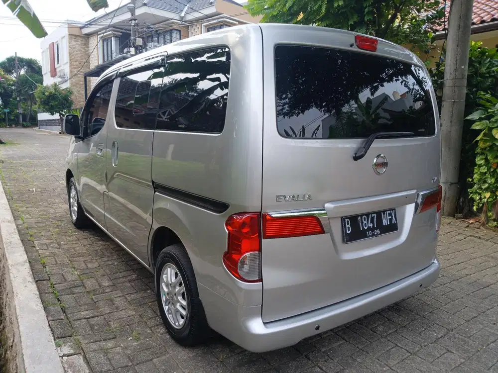 Evalia xv 2012 At dp 10 juta