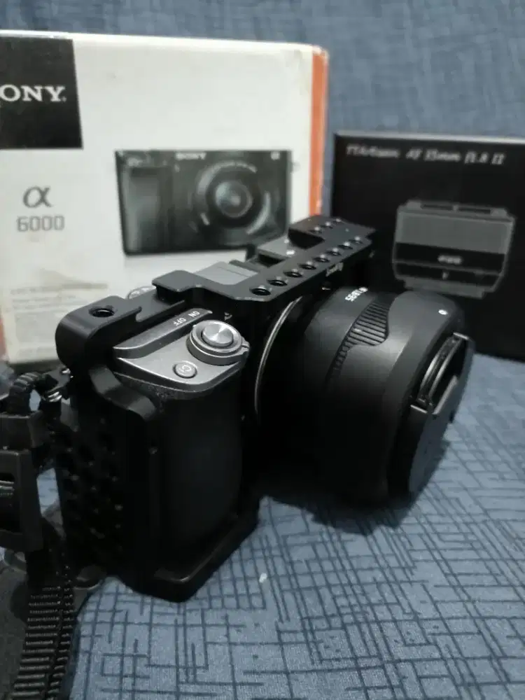 Sony A6000 + Lensa 35mm AF F 1.8 Mark II