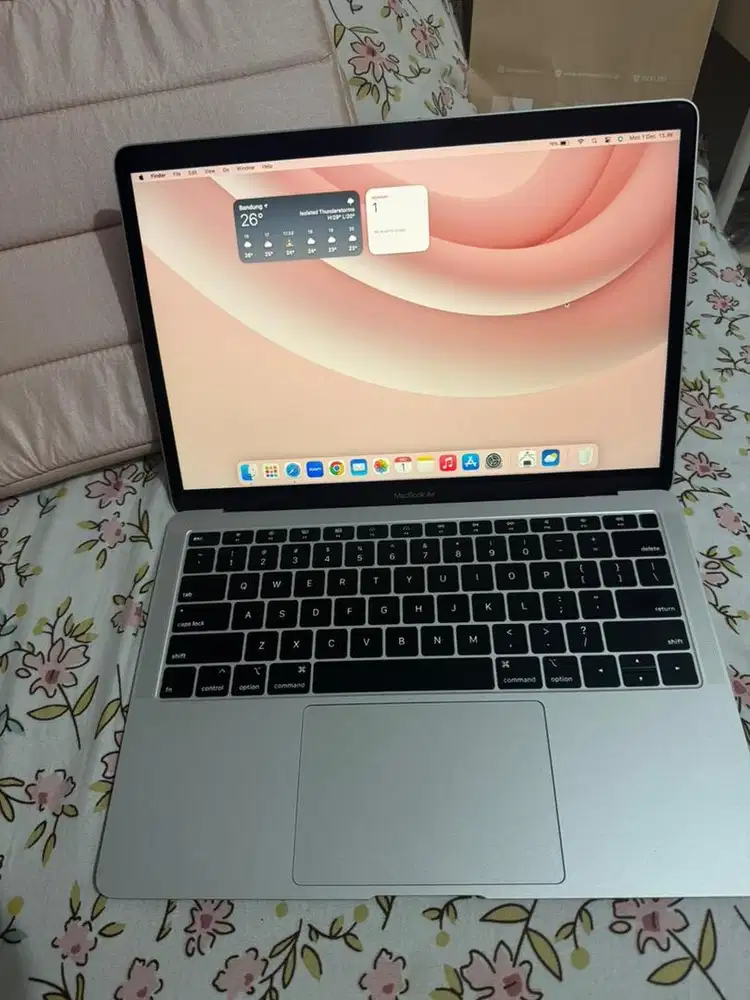 Macbook air 2019 i5 8/128gb