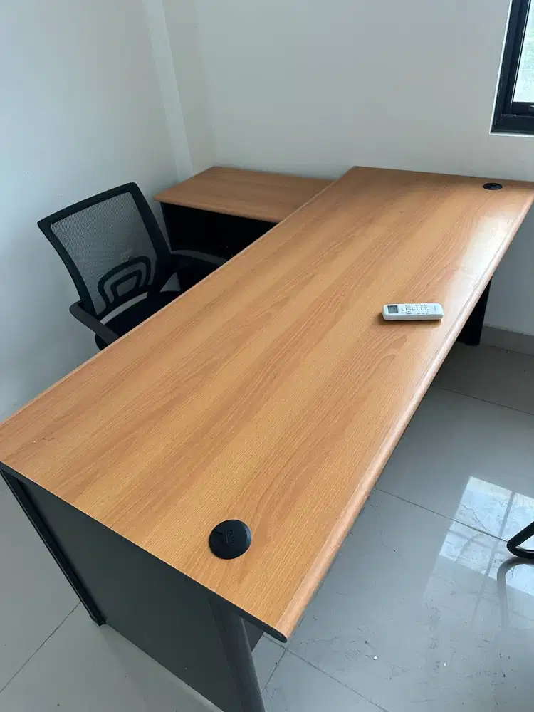 JUAL CEPAT AC, MEJA DAN KURSI KANTOR BORONGAN ATAU SATUAN
