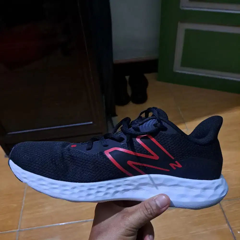 Sepatu New Balance NB 411 No. 43/44