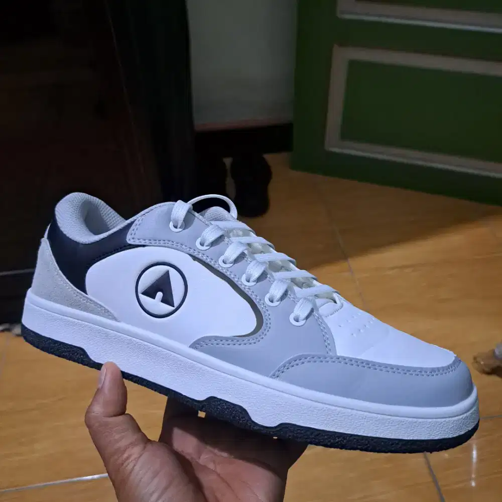 Sepatu Airwalk No. 44