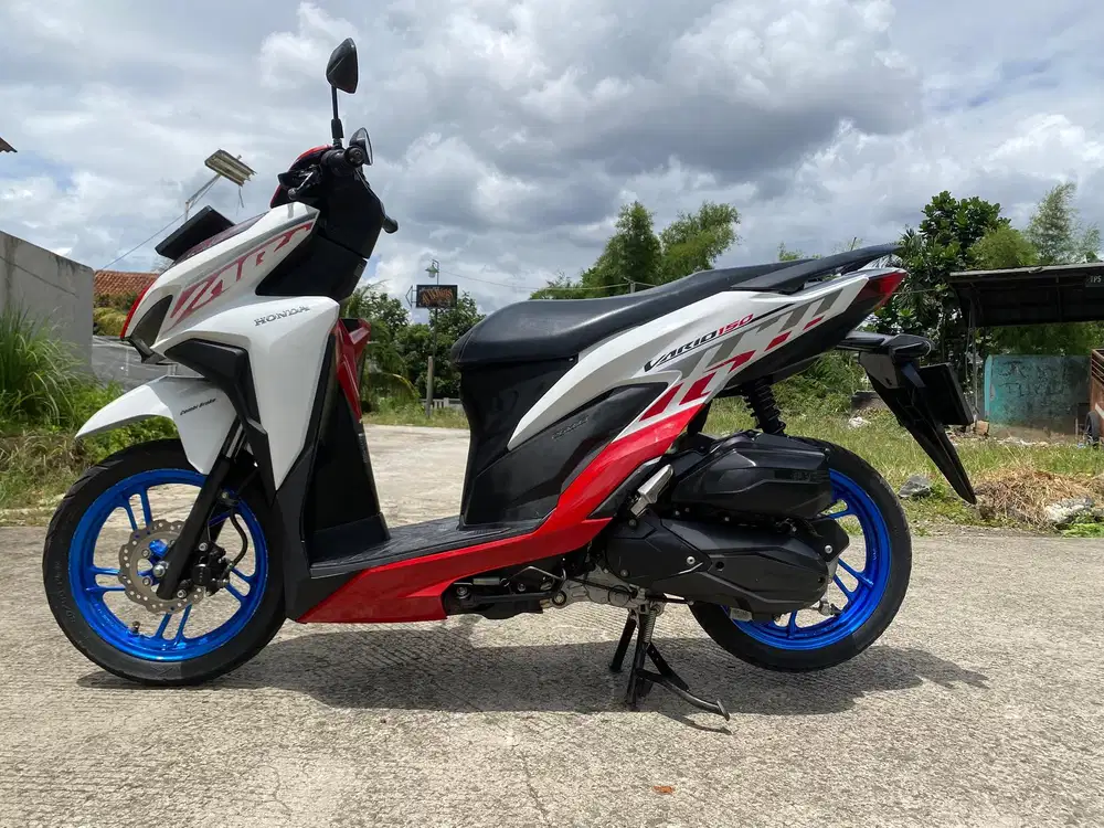 58@:DP:500RB F KAB NEW VARIO150CBS ISS MERAH PUTIH