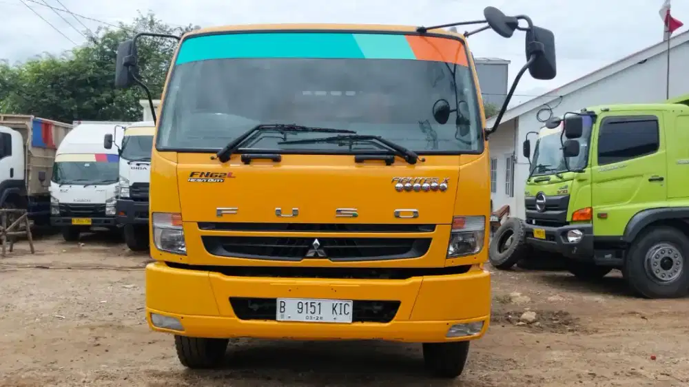 Self loader Fuso fighter x Fn62 fl HD R tahun 2023